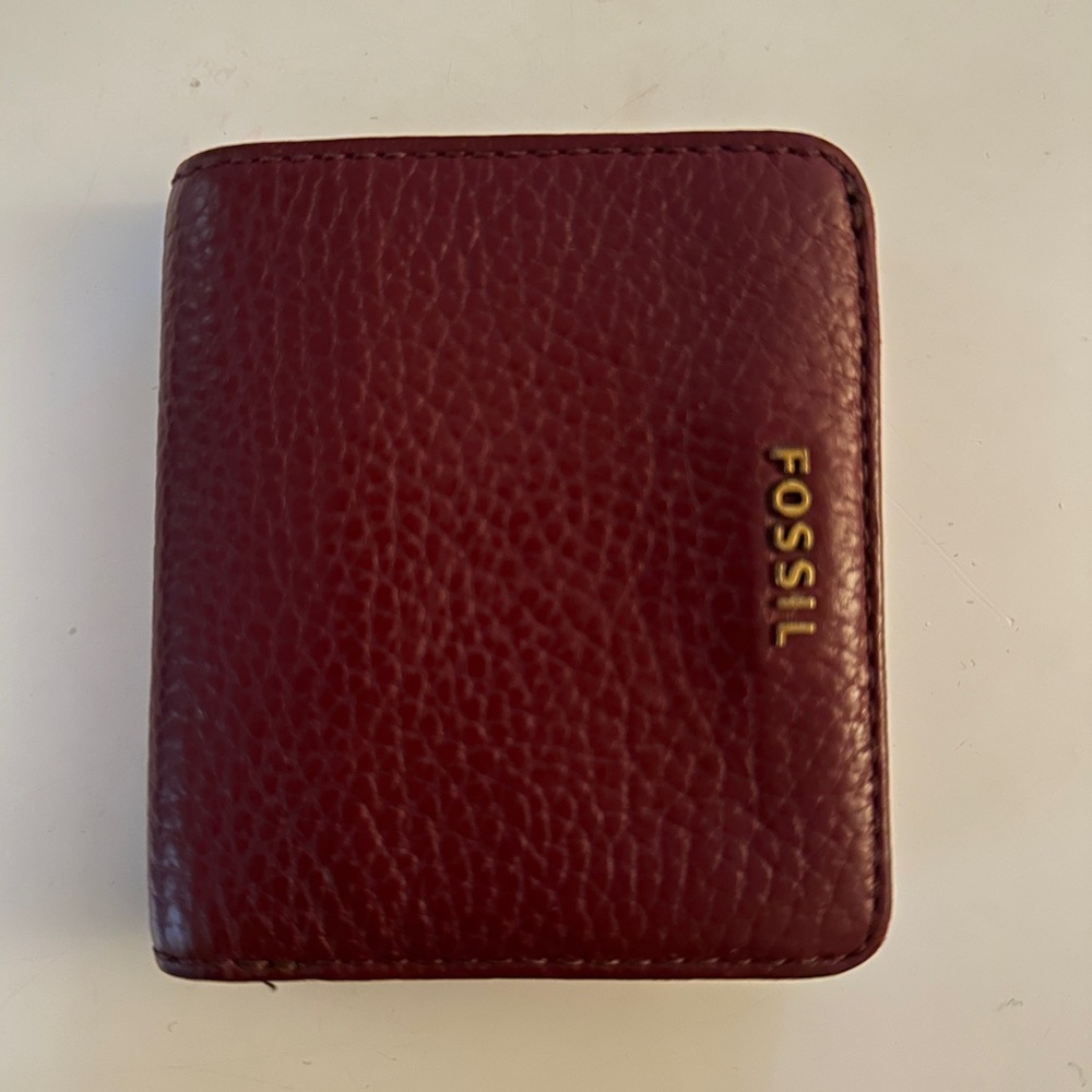 Fossil Bifold Wallet - Burgundy